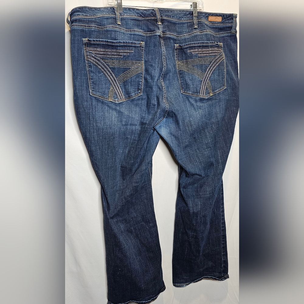 Seven 7 Jeans Medium Wash Boot Sz 28